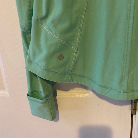 Lululemon Jacket - Picture 6 of 7